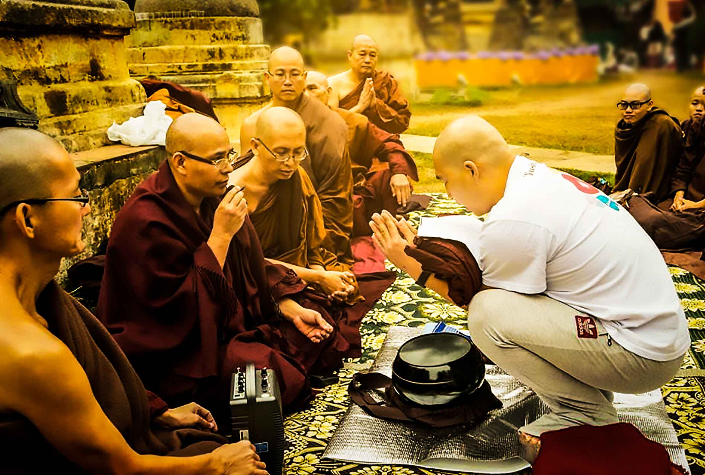 在印度圣地菩提伽耶出家