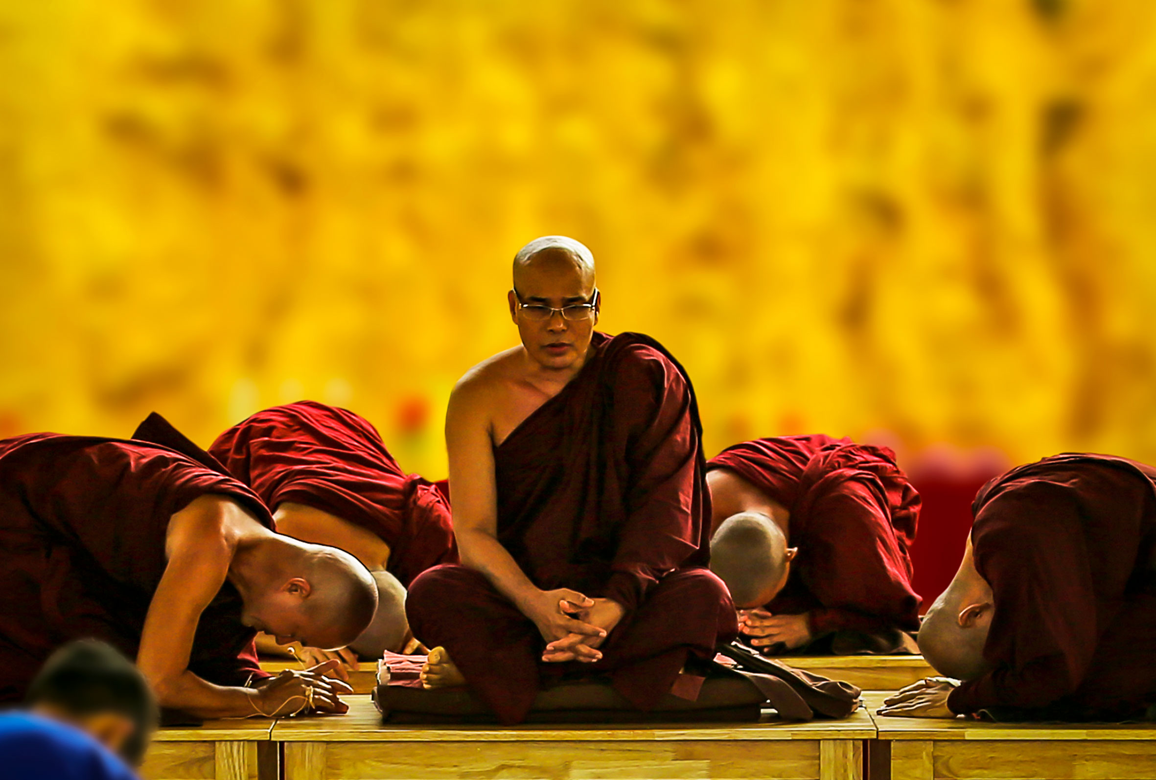 僧团礼敬大长老